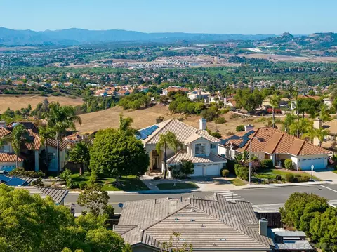 View/Area - 5114 Bella Collina St, Oceanside, CA 92056 photo 10 of 13
