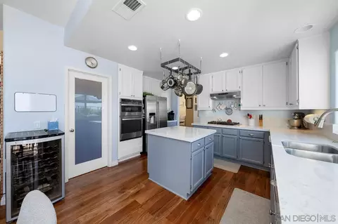 Kitchen - 5114 Bella Collina St, Oceanside, CA 92056 photo 2 of 5