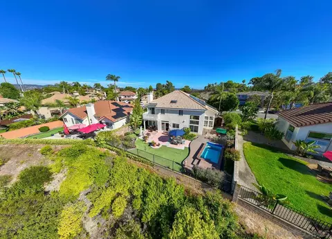 View/Area - 5114 Bella Collina St, Oceanside, CA 92056 photo 4 of 13