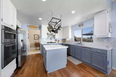 Kitchen - 5114 Bella Collina St, Oceanside, CA 92056 photo 5 of 5