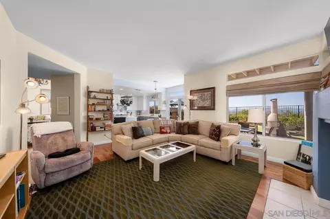 Living - 5114 Bella Collina St, Oceanside, CA 92056 photo 3 of 6