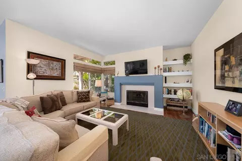 Living - 5114 Bella Collina St, Oceanside, CA 92056 photo 4 of 6