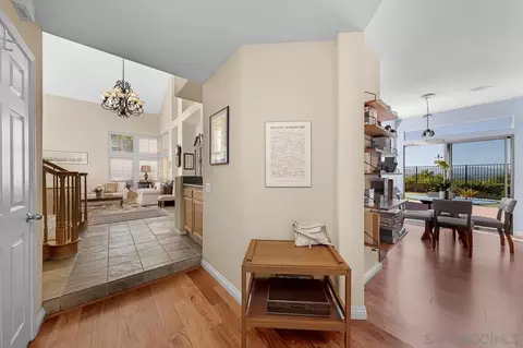 Entry Way - 5114 Bella Collina St, Oceanside, CA 92056 photo 3 of 6