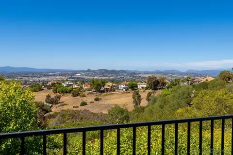 View/Area - 5114 Bella Collina St, Oceanside, CA 92056 photo 5 of 13