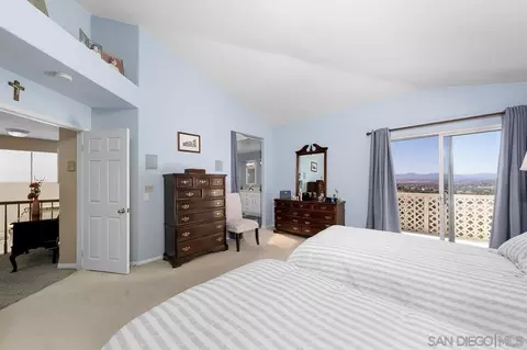 Bedroom - 5114 Bella Collina St, Oceanside, CA 92056 photo 2 of 5