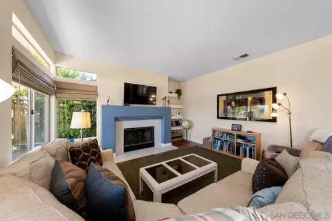 Living - 5114 Bella Collina St, Oceanside, CA 92056 photo 6 of 6