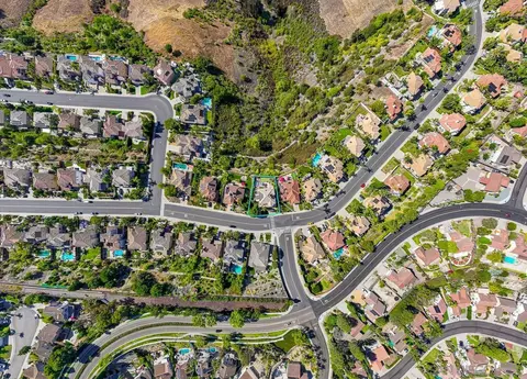 View/Area - 5114 Bella Collina St, Oceanside, CA 92056 photo 6 of 13