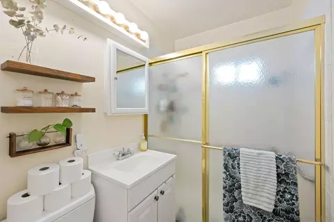 Bath - 4848 Cypress St, La Mesa, CA 91942 photo 1 of 1