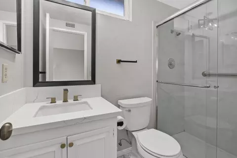 Bath - 1355 Valencia Loop, Chula Vista, CA 91910 photo 2 of 4