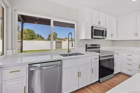 Kitchen - 1355 Valencia Loop, Chula Vista, CA 91910 photo 5 of 5