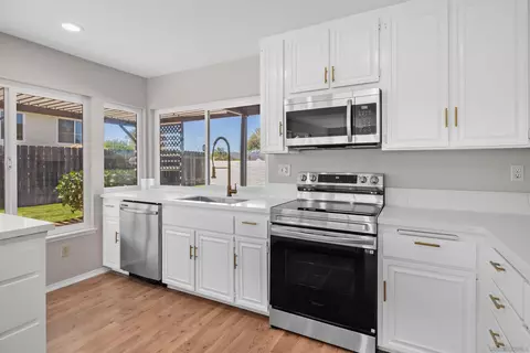 Kitchen - 1355 Valencia Loop, Chula Vista, CA 91910 photo 4 of 5