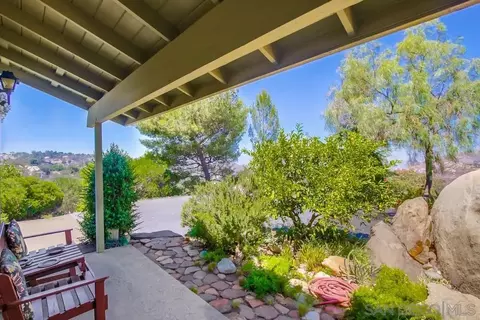 Exterior - 940 Mountain View Rd, El Cajon, CA 92021 photo 2 of 29