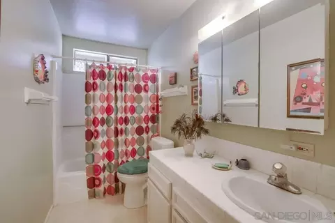 Bath - 940 Mountain View Rd, El Cajon, CA 92021 photo 1 of 3