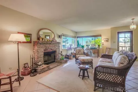 Living - 940 Mountain View Rd, El Cajon, CA 92021 photo 3 of 6