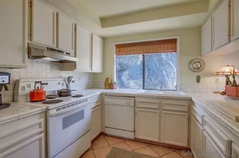 Kitchen - 940 Mountain View Rd, El Cajon, CA 92021 photo 2 of 3