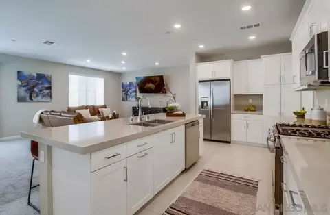 2128 Bluestone Cir, Chula Vista, CA 91913 photo 9