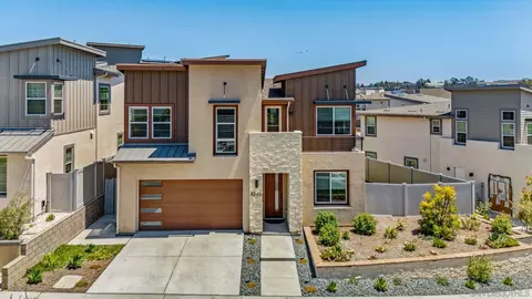 8246 Rose Quartz Cir, San Diego, CA 92126