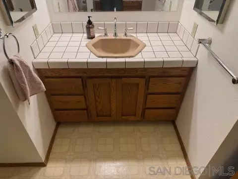 Bath - 1639 Jewel Valley Rd, Boulevard, CA 91905 photo 4 of 5