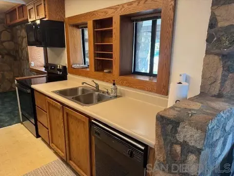 Kitchen - 1639 Jewel Valley Rd, Boulevard, CA 91905 photo 5 of 6