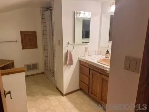 Bath - 1639 Jewel Valley Rd, Boulevard, CA 91905 photo 1 of 5