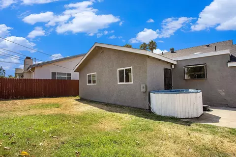 Exterior - 634 Spruce Ave, Imperial Beach, CA 91932 photo 7 of 10