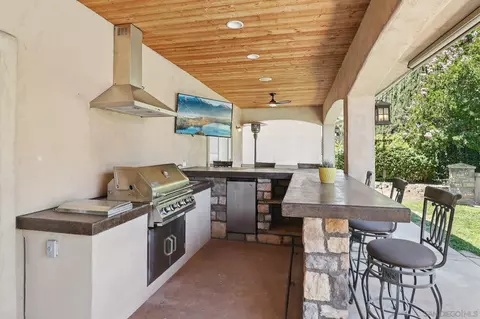Kitchen - 16112 Arena Dr, Ramona, CA 92065 photo 7 of 7