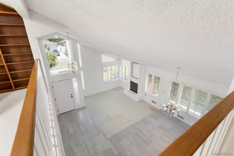 Living - 1501 Valleda Ln, Encinitas, CA 92024 photo 6 of 6