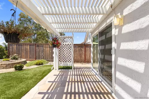 Exterior - 1501 Valleda Ln, Encinitas, CA 92024 photo 6 of 6