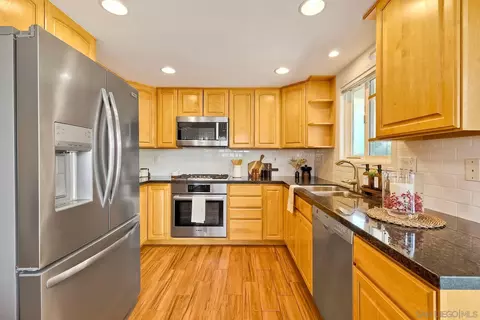 Kitchen - 8850 Ellsworth Cir, Santee, CA 92071 photo 3 of 4