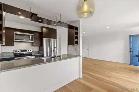 Kitchen - 638 E Solana Cir, Solana Beach, CA 92075 photo 2 of 5
