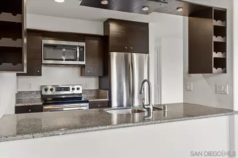 Kitchen - 638 E Solana Cir, Solana Beach, CA 92075 photo 3 of 5