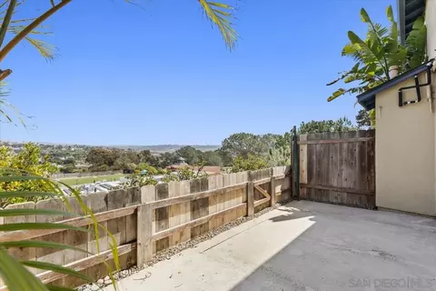 Exterior - 638 E Solana Cir, Solana Beach, CA 92075 photo 2 of 9