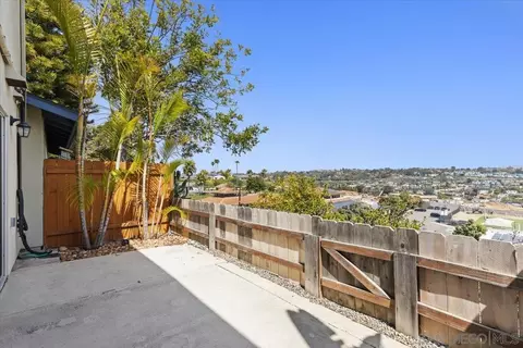 Exterior - 638 E Solana Cir, Solana Beach, CA 92075 photo 4 of 9