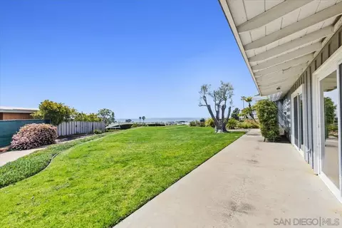 Exterior - 638 E Solana Cir, Solana Beach, CA 92075 photo 8 of 9