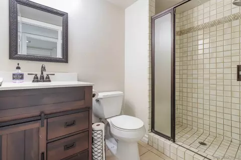 Bath - 12988 Triumph Dr, Poway, CA 92064 photo 10 of 10
