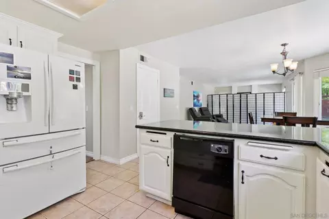 Kitchen - 12988 Triumph Dr, Poway, CA 92064 photo 5 of 6