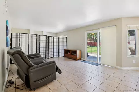 Living - 12988 Triumph Dr, Poway, CA 92064 photo 3 of 6