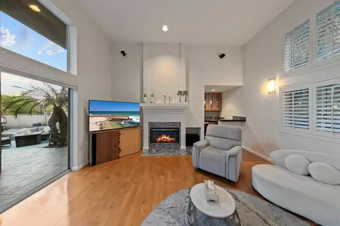 Living - 10164 Vivera Dr, La Mesa, CA 91941 photo 2 of 7