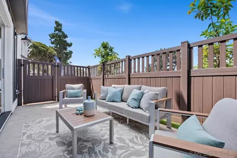 Exterior - 559 N Vulcan Ave, Encinitas, CA 92024 photo 5 of 11
