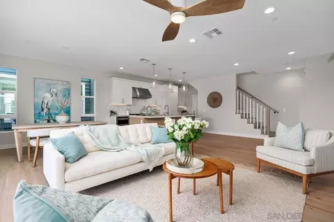 Living - 559 N Vulcan Ave, Encinitas, CA 92024 photo 4 of 6