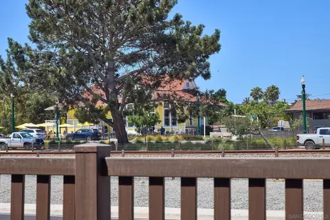 Exterior - 559 N Vulcan Ave, Encinitas, CA 92024 photo 7 of 11