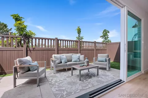 Exterior - 559 N Vulcan Ave, Encinitas, CA 92024 photo 4 of 11