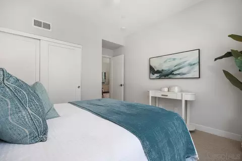 Bedroom - 559 N Vulcan Ave, Encinitas, CA 92024 photo 4 of 4