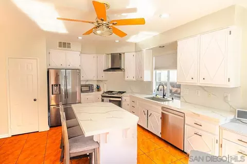 Kitchen - 3514 Lake Park Ave, Fallbrook, CA 92028 photo 6 of 6