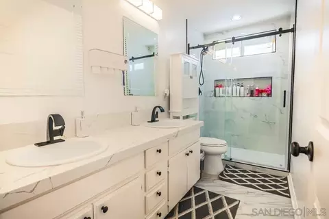 Bath - 3514 Lake Park Ave, Fallbrook, CA 92028 photo 1 of 4