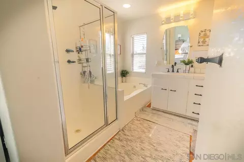 Bath - 3514 Lake Park Ave, Fallbrook, CA 92028 photo 4 of 4