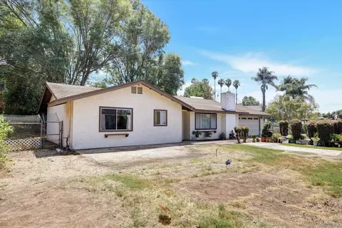 407 Osborne, Vista, CA 92084 photo 2