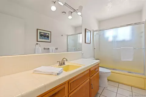 Bath - 410 E Glaucus, Encinitas, CA 92024 photo 2 of 2