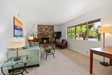 Living - 410 E Glaucus, Encinitas, CA 92024 photo 1 of 3