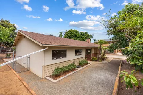 Exterior - 410 E Glaucus, Encinitas, CA 92024 photo 4 of 11